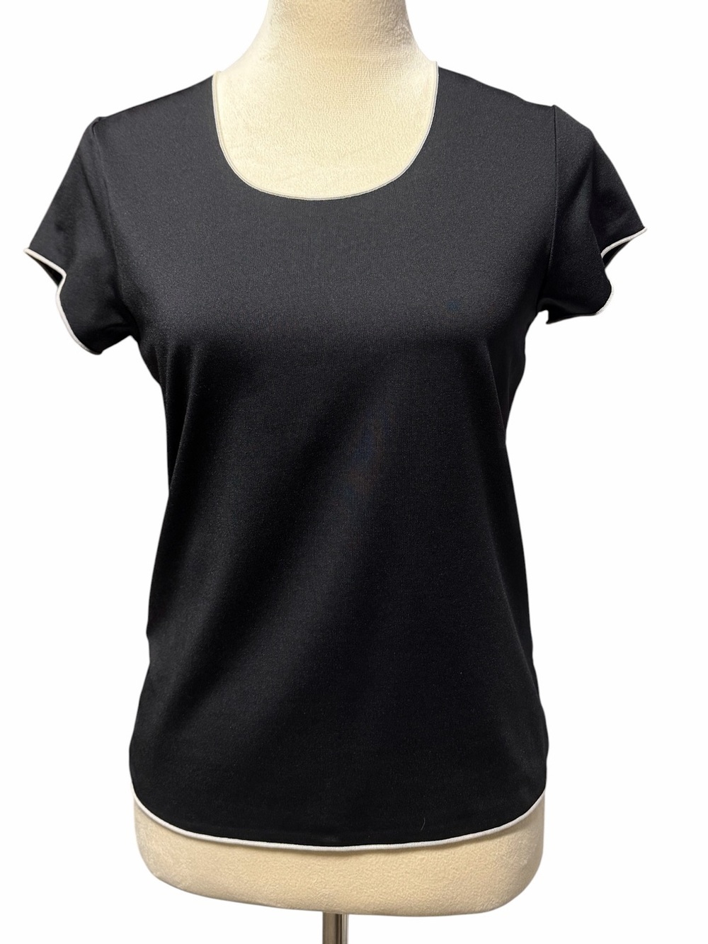 Callaway Black Short Sleeve Scoop Neck Top with White Piping